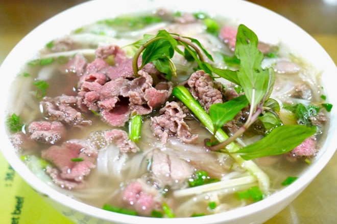 Phở bò tái